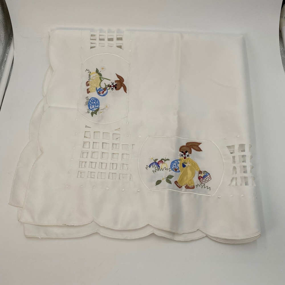 Vintage White Easter Bunny Egg Embroidered Tablecloth Cutwork Scalloped Edge 32"